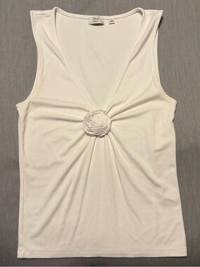 Wilfred GoodLux Bloom Top White Small, Rosette V-Neck Tank, Aritzia